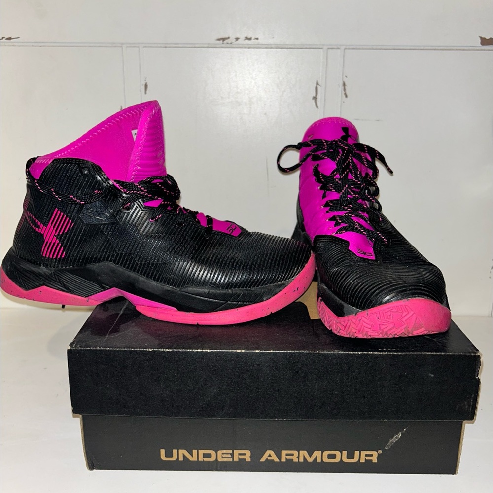 Under Armor women sneakers size 7Y